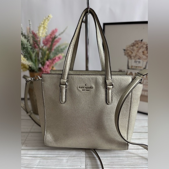 kate spade Handbags - Kate Spade Metallic Gold Shoulder Bag